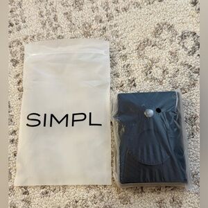 NWT Simpl AirTag Wallet Black